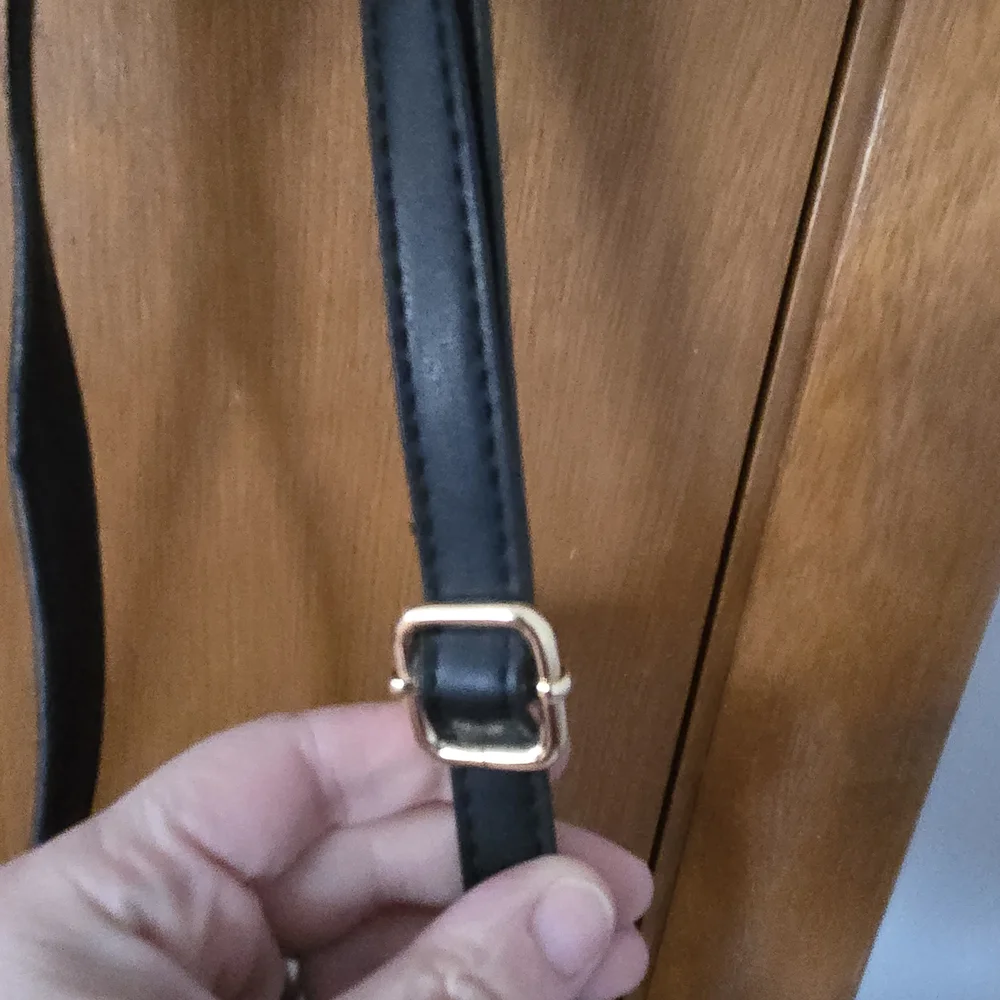 Chic Black Padded Crossbody Bag - Picture 3 of 8